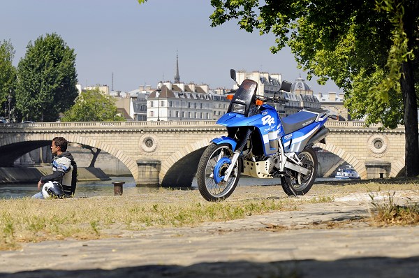 Essai moto classique ! Suzuki DR 800 s, the big one !