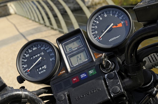 Moto classique : Honda VF 750 S, l'imposante 