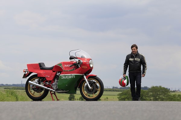 Essai moto classique : Ducati MHR 900, la bike de Mike