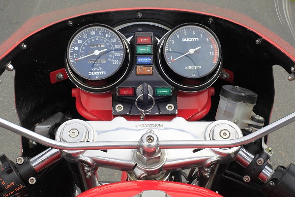 Essai moto classique : Ducati MHR 900, la bike de Mike