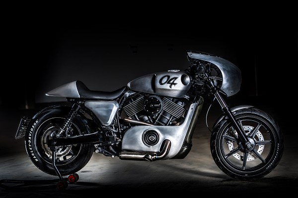 Harley-Davidson Europe sacre un "Custom King" de République Tchèque au Wheels & Waves