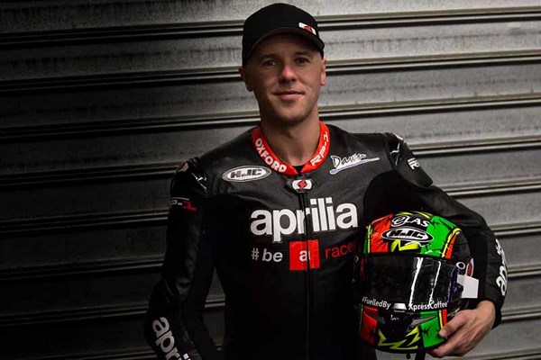 MotoGP : Mélandri quitte Aprilia et se fait remplacer par Laverty