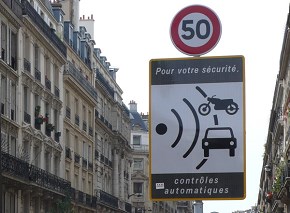 Un nouveau radar de chantier flashe 2500 fois par jour... Savez-vous combien seront installés sur les routes de France en 2016 ?