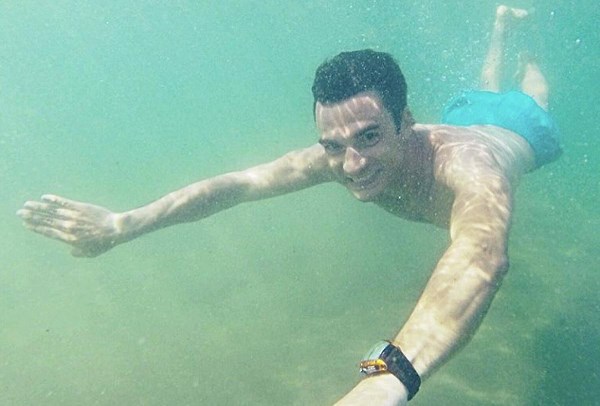 Dani Pedrosa pique une tête dans le lac Léman, Suisse