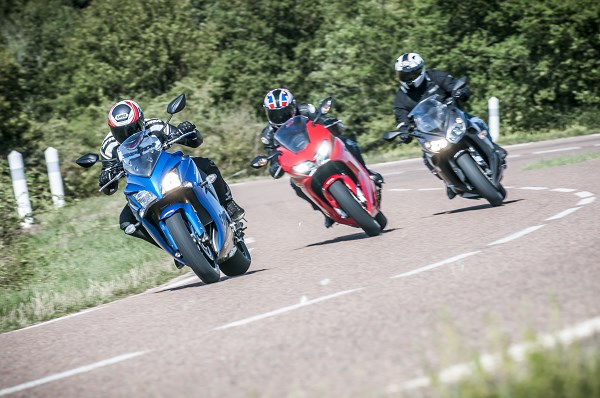 Comparatif motos sport-GT : Kawasaki Z 1000 SX ABS, Honda VFR 800 F et Suzuki GSX-S 1000 F (Photo Alex Krassovsky)