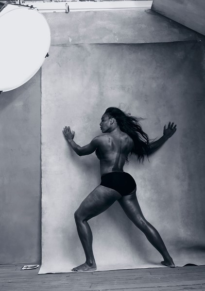 Le calendrier Pirelli 2016 prend un virage à 360° : Serena Williams
